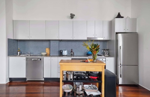 Surry Hills Apartment | Top Floor Warehouse Haven in Surry Hills Sydney
