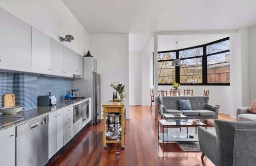 Surry Hills Apartment | Top Floor Warehouse Haven in Surry Hills Sydney