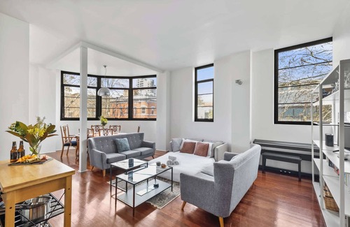 Surry Hills Apartment | Top Floor Warehouse Haven in Surry Hills Sydney