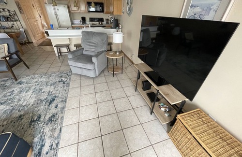 Put-in-Bay Condo | Top Floor Waterfront Put-in-Bay condo