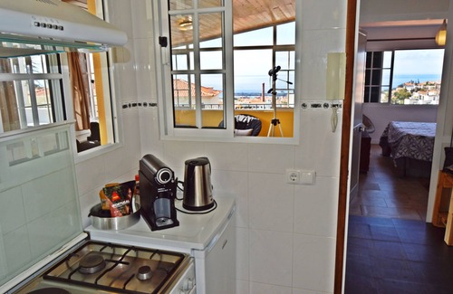 Imaculado Coracao de Maria Apartment | Top Floor with terrace in Funchal Sea View and Free Wifi