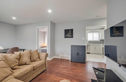 Ottawa Division House | Top Flr 3BR Month-Long Stays Vibrant Location!