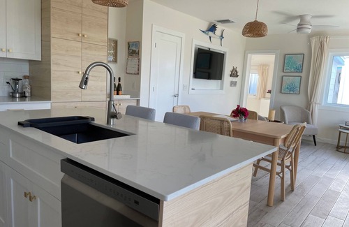 Treasure Cay House | Top Location 30' to beach, newly renovated, 3 King beds, beside pool