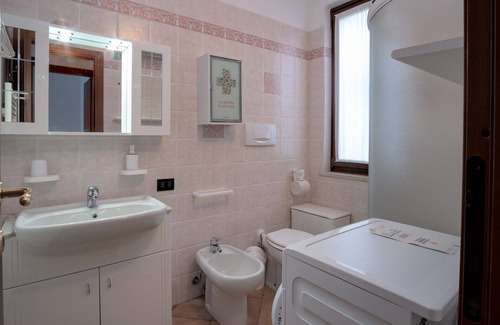 Corno Apartment | Top location condo with pool, lake view and walk to the beach