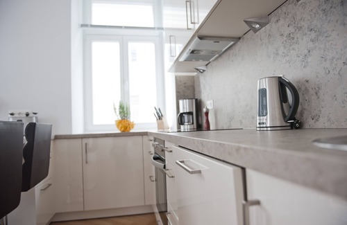 Margareten Apartment | Top location, sunny apartment with 2 bathrooms