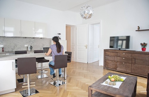 Margareten Apartment | Top location, sunny apartment with 2 bathrooms
