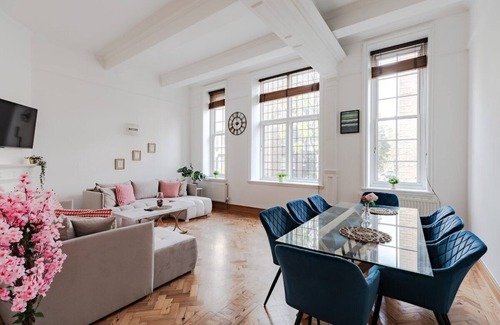 Abingdon Apartment | 'TOP' Luxurious & Authetic 3BR 2BR in Earls Court