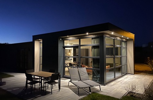 Enkhuizen House | Top-modernes Chalet Möwennest mit Großem Garten am Ijsselmeer