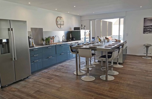 La Gueriniere House | Top-of-the-range amenities close to beaches and shops