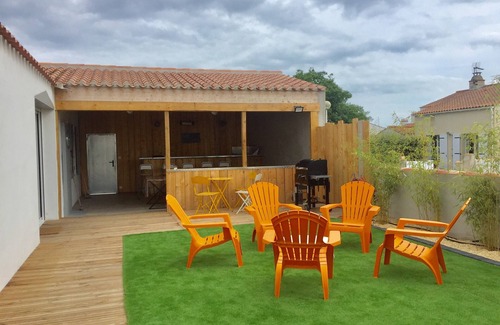 La Gueriniere House | Top-of-the-range amenities close to beaches and shops