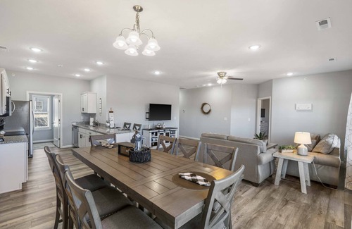 Branson West Condo | Top of the Ridge – 3 BDR for 8!