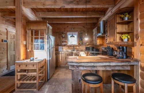 Saint Come Ski Chalet | Top of the Valley-Val Saint Come- Billiards- Spa-Rustic