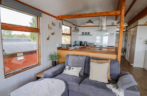 Aberdovey Cottage | TOP OF THE WORLD LODGE, pet friendly, with a garden in Aberdovey