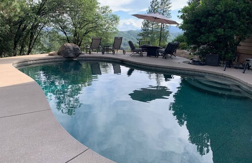 Lakehead House | Top Private Oasis, Pool, Hot Tub - Shasta Lakeshore Retreat #8B