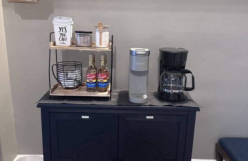 St. Louis Apartment | TOP RATED! FANTASTIC LOCATION! St. Louis near Delmar LOOP, WASHU, Forest Park!