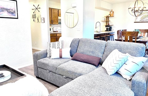 Abbott Loop House | TOP RATED - Hospitals 10 min - WiFi - Washer/Dryer - good safe area -convenient