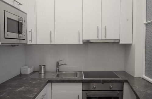 Margareten Apartment | Top-redecorated apartment with charme of a typical wienna oldbuilding flat