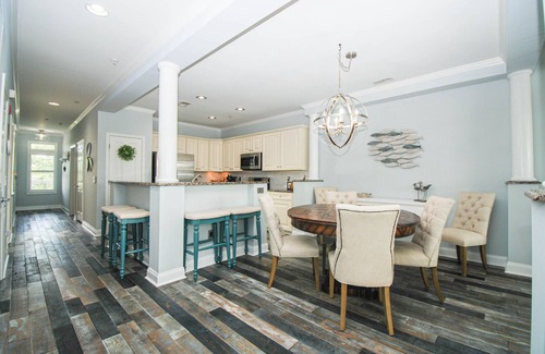 Mount Mourne Condo | Top Shelf by SoCharm | Luxury Penthouse - Restaurants, Community Pool, Massage, and More!