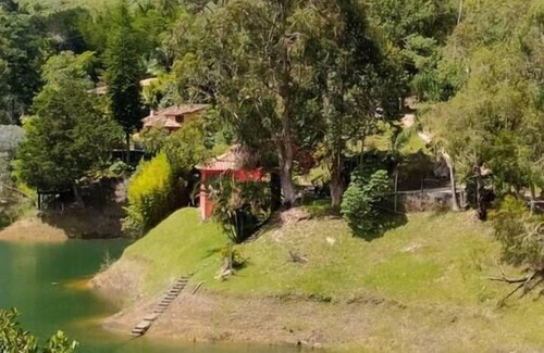 Guatape Cabin | Top Spot! 2BR Lodge for 6 - Jacuzzi, Kayak and more