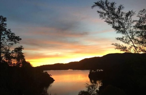 Guatape Cabin | Top Spot! 2BR Lodge for 6 - Jacuzzi, Kayak and more