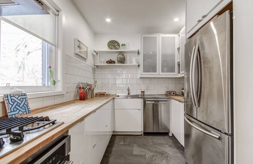 Trinity - Bellwoods Apartment | Top two floors in bright comfortable Victorian house on Trinity Bellwoods Park