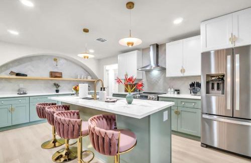 Seminole House | TOP VlLLA Chic 4BR Spacious & Fun Pool Villa