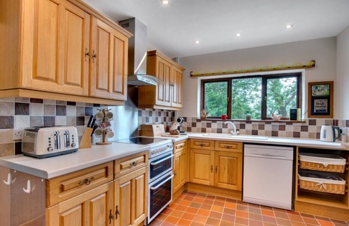 Mold House | Top Y Nant - Three Bedroom House, Sleeps 6