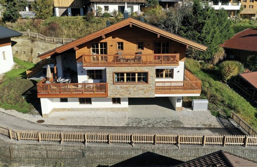 Muehlbach Am Hochkoenig House | TOPCHALET with heated covered outdoor whirlpool, sauna and Hochkönigcard