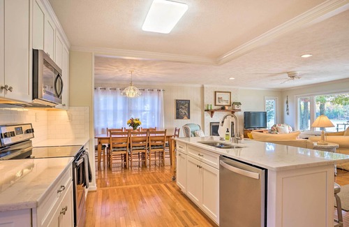 Pine Top House | Topping Riverfront Bungalow w/ Dock & Kayaks!