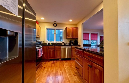 Central Vermont- Killington Condo | Topridge Style 3BR/4BA with Hot Tub, Ski On Ski Off, Mountain Views and Discounted Ski Rentals