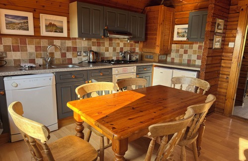 Liverton Cottage | TOR VIEW, pet friendly, with pool in Chudleigh