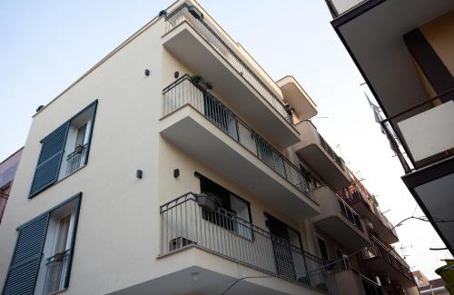 Margherita di Savoia House | Torre Girasale