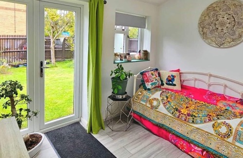 Bicester House | Tortoise Haven Bicester: Quiet home with garden