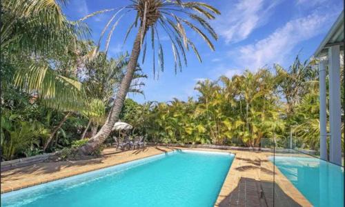 Merewether House | Tosca Elegant Merewether Beach House with Pool