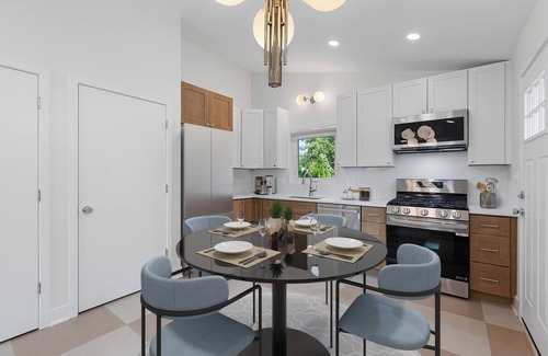 Evanston House | Totally remodeled 4-bedroom house in Evanston