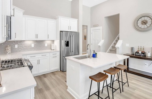 Central House | TOUCHDOWN! Beautiful townhome 4 miles to Clemson University with Game Room!