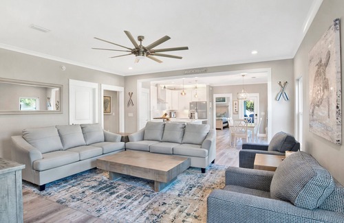 Foley House | Touchdown Hideaway! Beach/OWA/Sports/Shopping