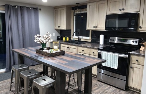 Green Bay House | Touchdown! Updated 5-Star Home w/Party Garage & Fabulous Lambeau Field Views!