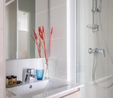 La Rochelle City Centre Hotel | Tour de Nesle La Rochelle Vieux Port 3 etoiles