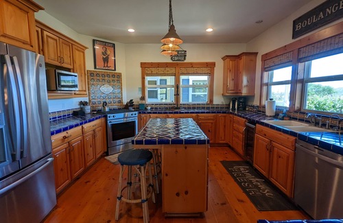 Paso Robles House | Tour de Rouge-A French Inspired Modern Farmhouse! Brand New Pool/Spa!