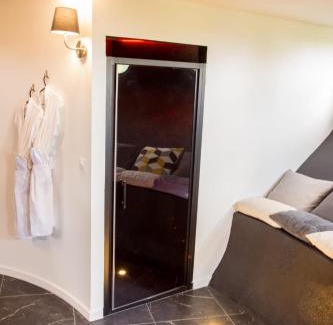 Trevoux Bed & Breakfast | Tour des étoiles, Oscar neimeyer