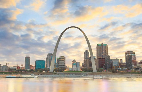 Tower Grove East Apartment | Tower Grove Pet Friendly 2nd Floor Studio - 4 mi to SLU & Barnes -Shared Laundry