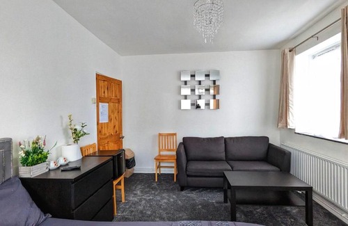 Stepney Green House | Tower Hamlets Apartment