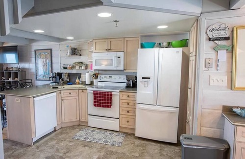 Sussex County House | Tower Shores - Beach Front Bliss