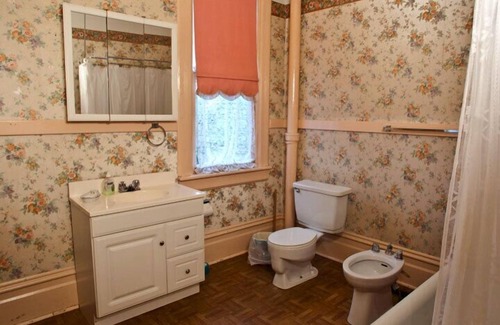 New Westminster House | Towle House 1006