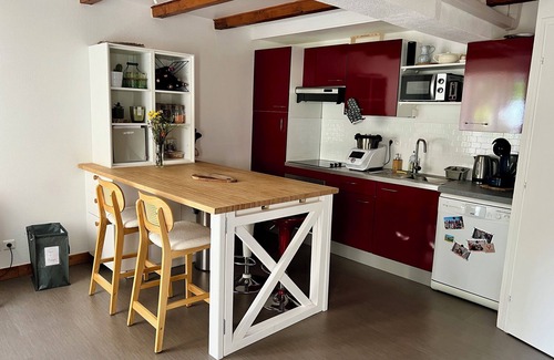 Lons-le-Saunier House | Town center house with terrace and private parking