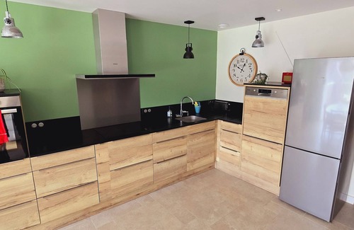 Matignon House | Town center house ideally located near shops and beaches