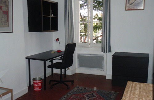 La Conception Apartment | Town center, quiet, spacious, 65 m2 + balcony, middle-class building. Near Metro station.