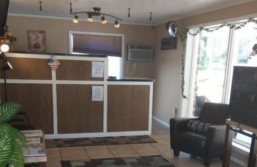 Historic Rapid City Condo | Town House Motel with Pool near Mt. Rushmore