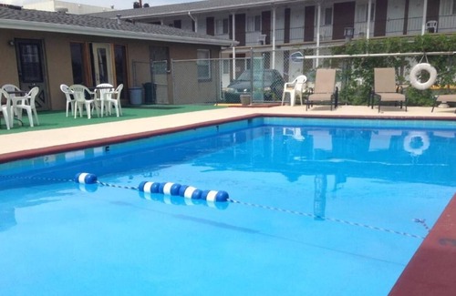 Historic Rapid City Condo | Town House Motel with Pool near Mt. Rushmore
